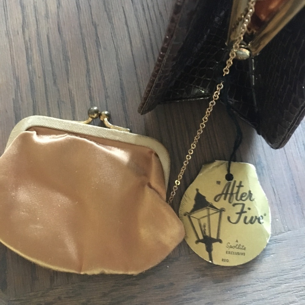 Vintage Handbag Chocolate Brown Croc Pattern with gold tone trim by After Five - Picture 10 of 16